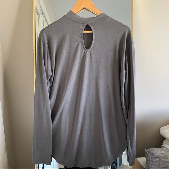 Large Workhall grey top - Picture 2 of 4